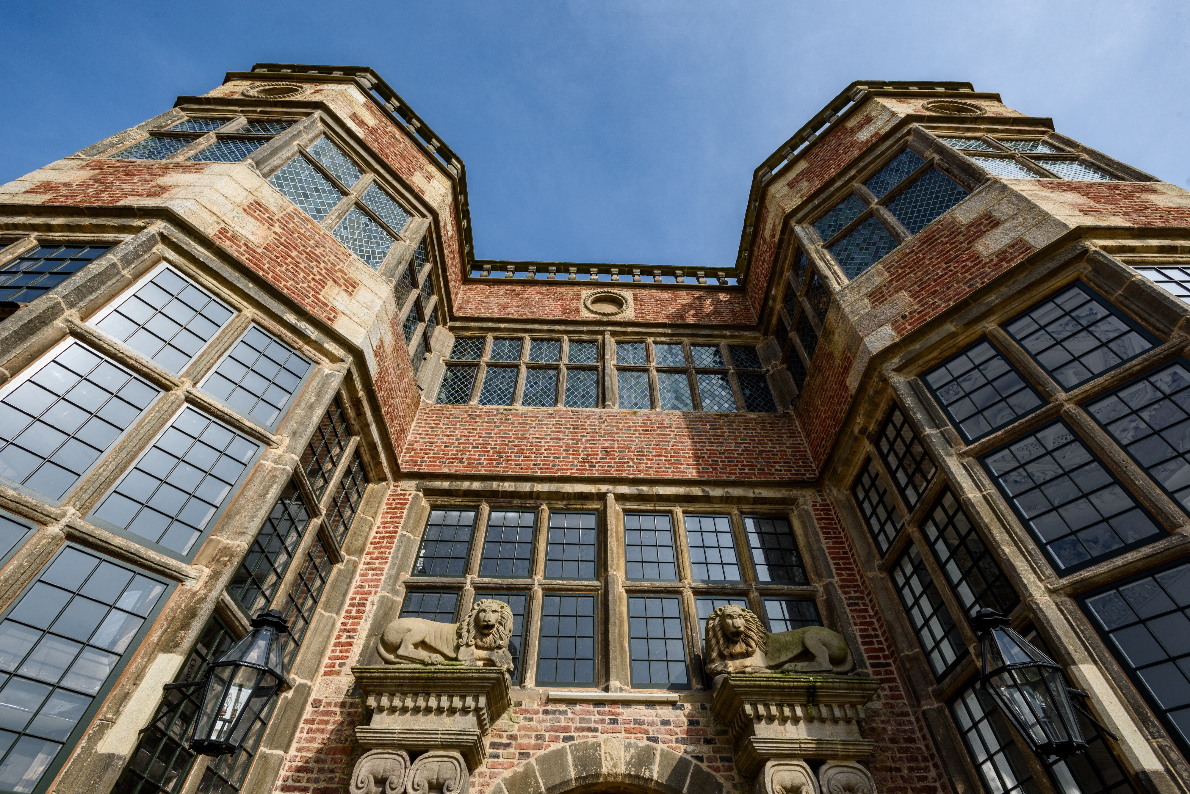 Astley Hall front close