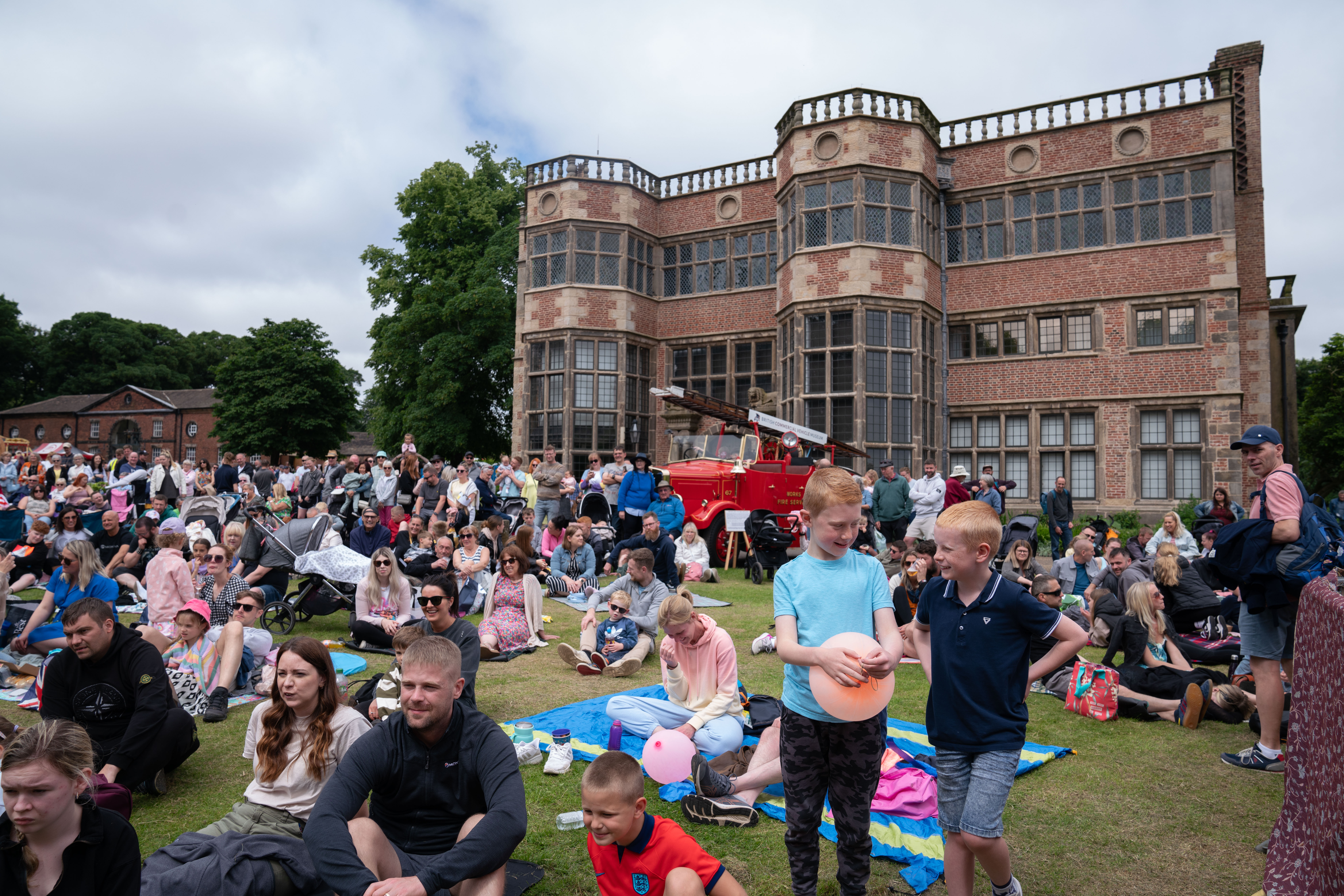 Astley 100 Picnic